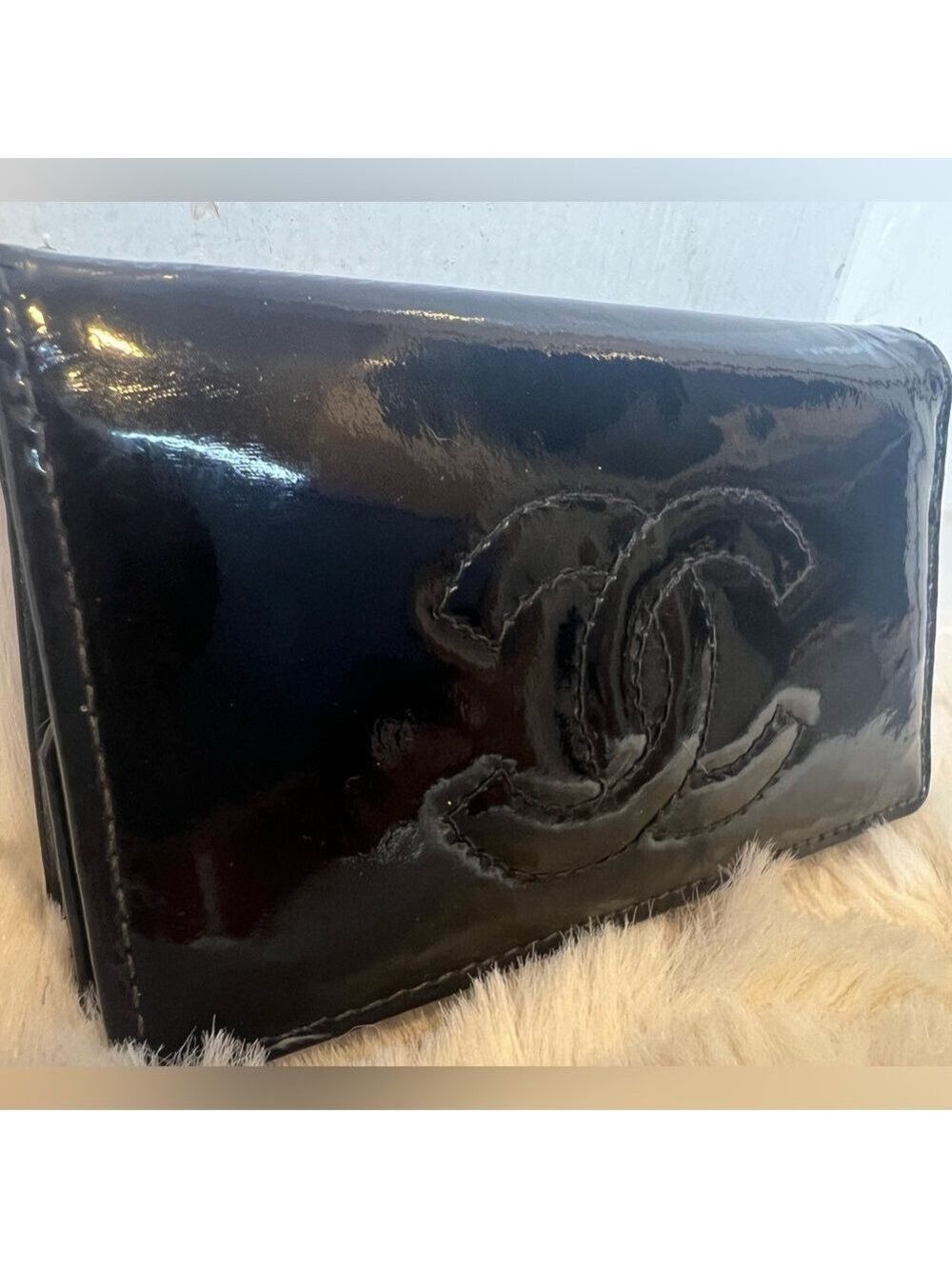 ❤️CHANEL BLACK PATENT LEATHER 6 RING KEYHOLDER WITH LOGO - Picture 4 of 16